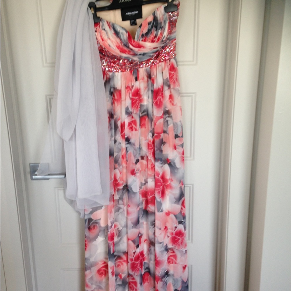 Long dresses - Picture 4 of 5